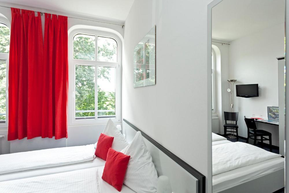 Hotel Zwischen Den Seen Waren  Room photo